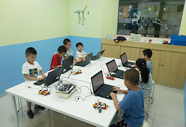 机器人课程介绍_3-18岁小孩机器人课程是怎样?