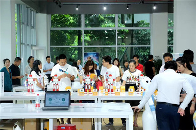 2017中国教育科技行业发展峰会落幕,商理事、观澜湖、赛伯乐投资签署战略合作协议
