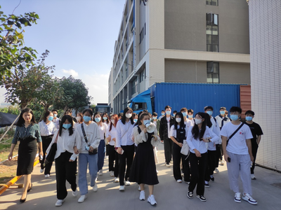 电子商务专业师生前往广州伊的家网络科技参观学习