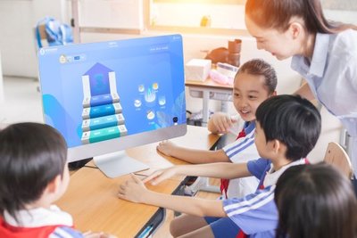 顺势智能教育集团带动行业转型:与科技接轨 让教育完美!